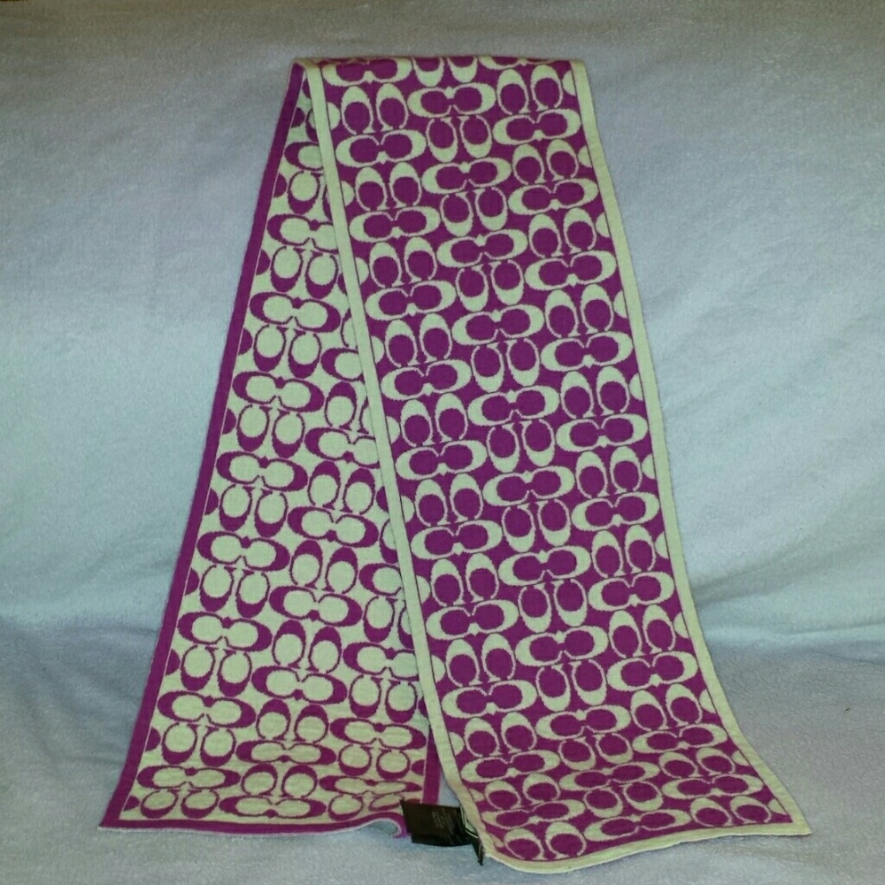Euc Coach Pink and white wool scarf